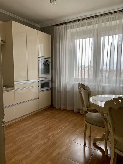 2-к. квартира, 79 м², 9/9 эт.