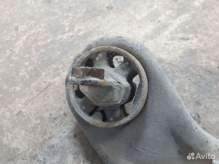 Рычаг задний продольный правый Kia Sportage 3