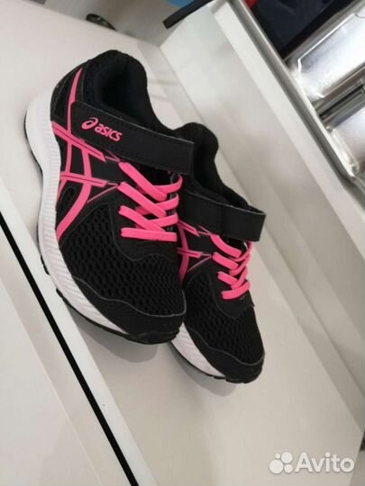 Кроссовки для девочки 26