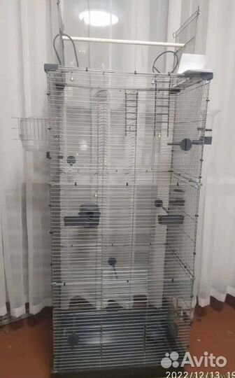 Клетка для крупного попугая