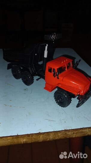Урал самосвал 1:43