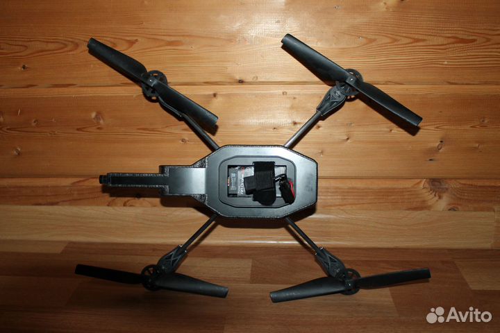 Квадрокоптер Parrot AR Drone 2.0