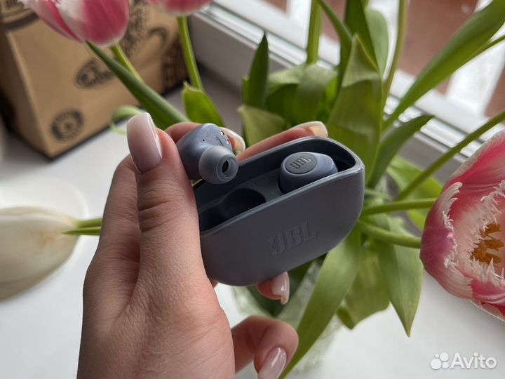 Беспроводные наушники JBL Wave 100