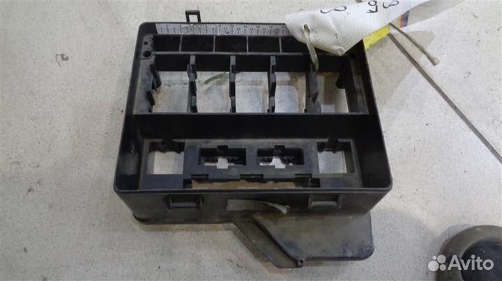 Корпус блока предохранителей подкапотного BMW 5-S