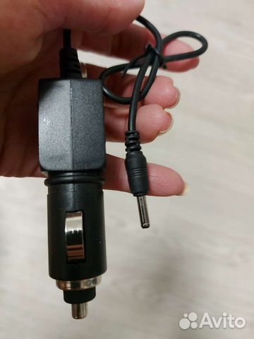 Автомобильное зарядное устройство для телефона