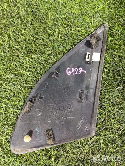 Уголок крыла передний правый Honda Fit Shuttle