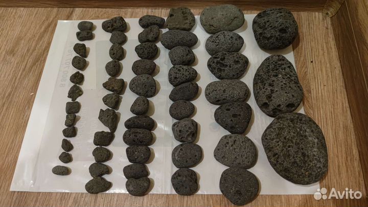 Вулканические камни застывшей лавы 3-5 тысяч лет