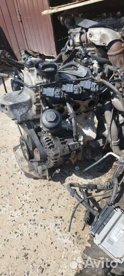 61592385 Двигатель Volkswagen Polo 4 1.2 Бензин AW