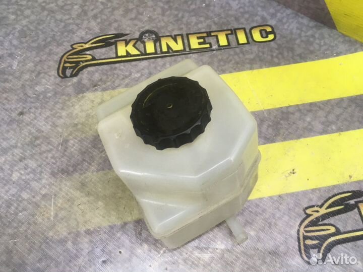 Цилиндр главный тормозной Бачок Альфард ATH10