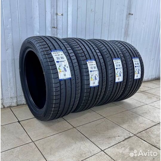 Triangle EffeXSport TH202 235/35 R19