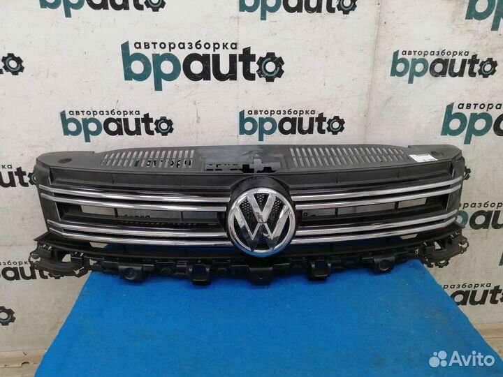 Решетка радиатора 5N0853653E Volkswagen Tiguan I