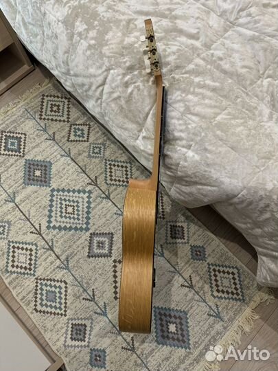 Классическая гитара шестиструнная