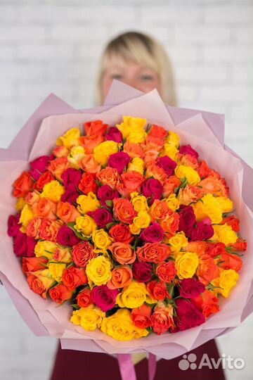 Букет 101 роза, яркий микс