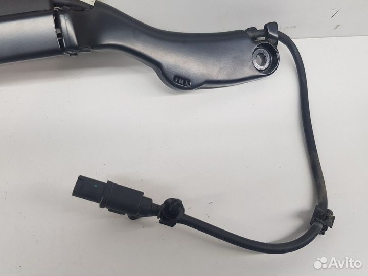 Поводок стеклоочистителя левый (водительский)