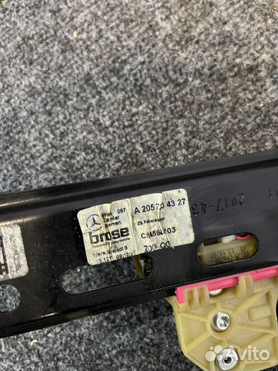 Стеклоподъемник двери левой Mercedes W238 2017