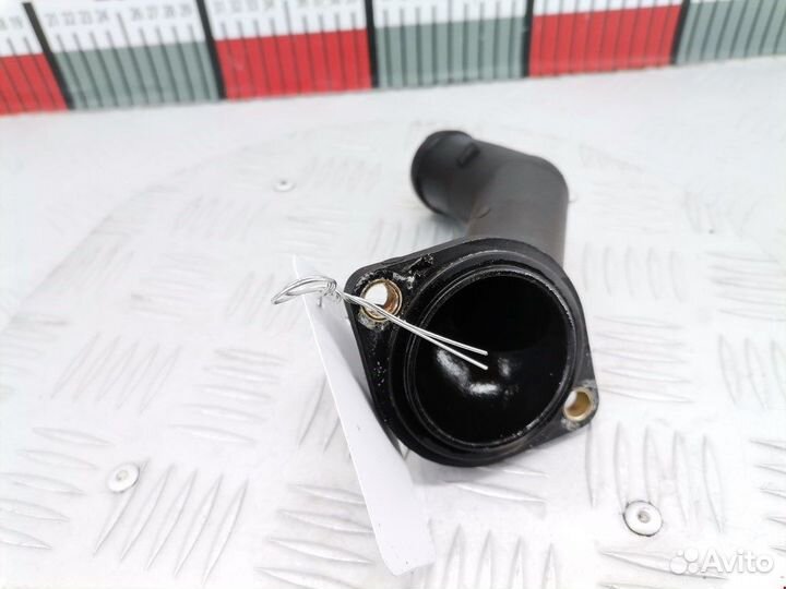 Корпус термостата для Volkswagen Golf 4 06A121121C