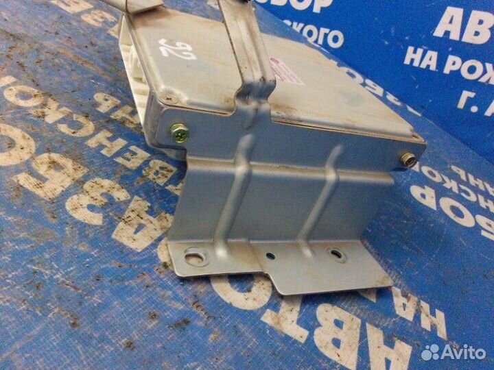 Блок управления двигателем Nissan Bassara