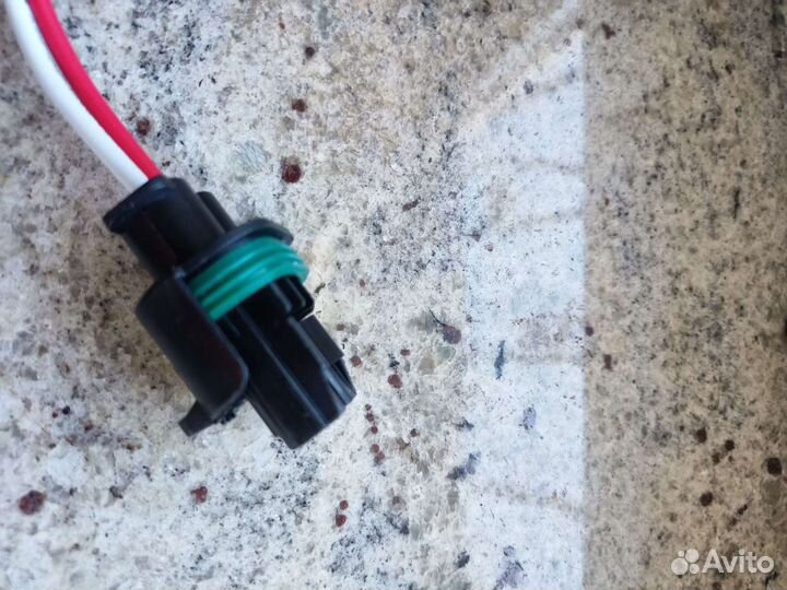 Контакт фишка электромотора Nissan