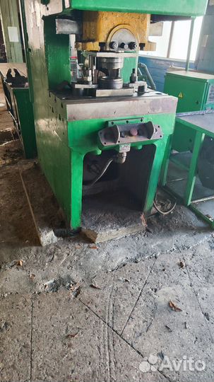 Продаю пресс кривошипный кд2128К 63 тн