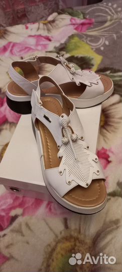 Босоножки женские 38 размер натуральная кожа новые