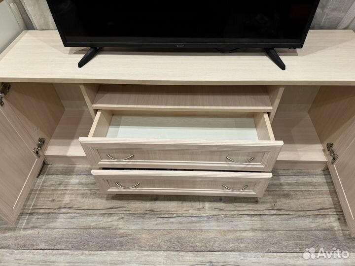 Тумба под телевизор