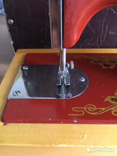 Детская швейная машинка зшм
