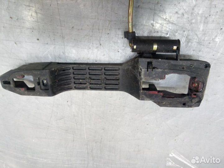 Кронштейн ручки левый Toyota Avensis 2 2003-2008