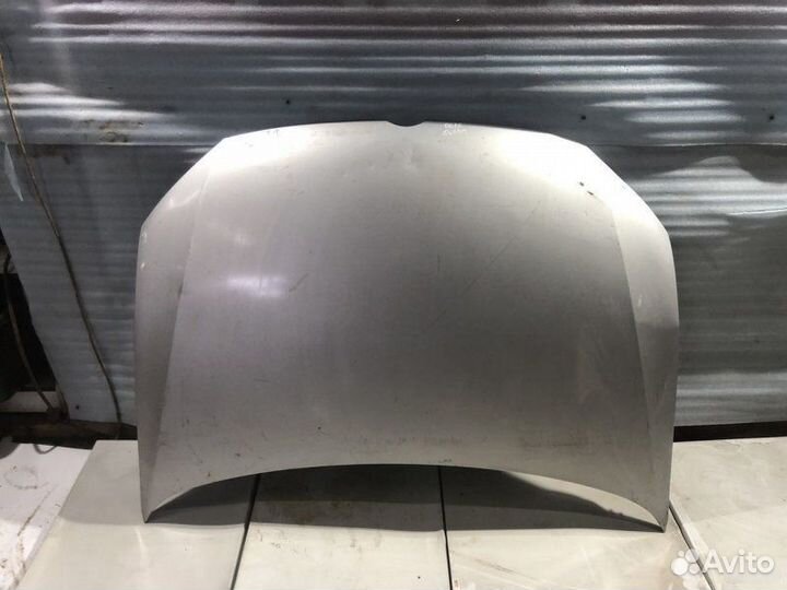 Капот Volkswagen Polo 2010