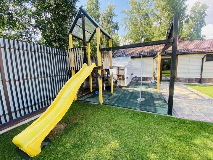 Дом 305 м² на участке 12 сот.