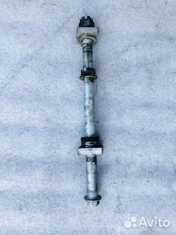 Kawasaki ER6N 2013 ось заднего колеса