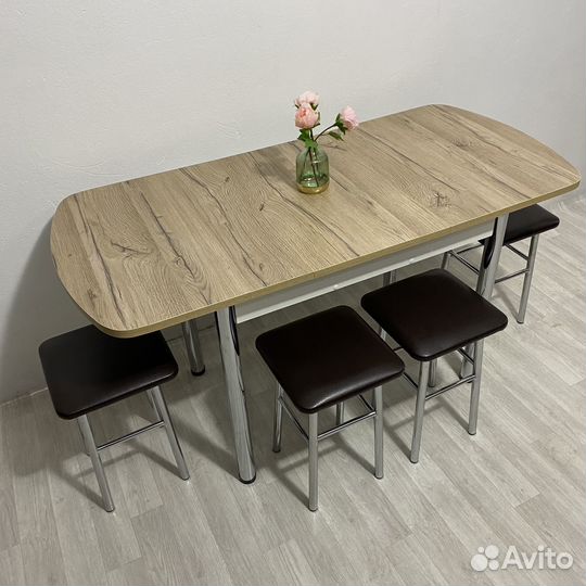 Стол раздвижной для гостиной и кухни