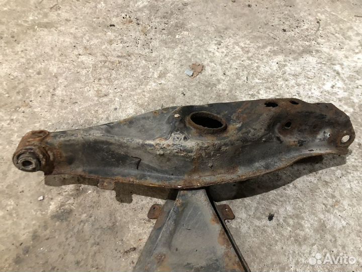 Рычаг задний нижний Mercedes w202