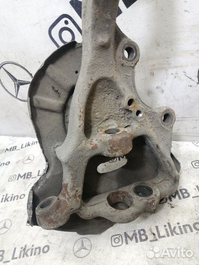 Кулак поворотный передний правый Mercedes W216