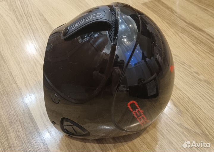 Горнолыжный шлем