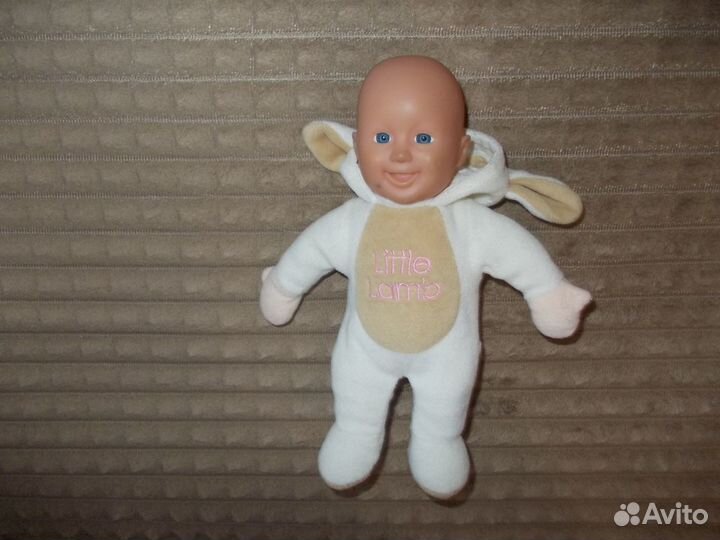 Игрушки куклы, пупсы, кроватка и диван для кукол