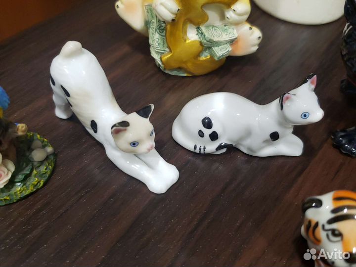 Статуэтки, фигурки, сувениры