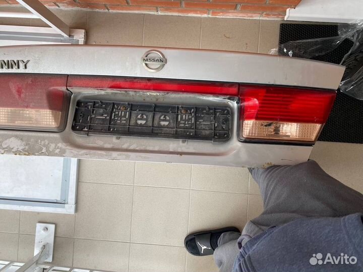 Крышка багажника Nissan sunny fb 15