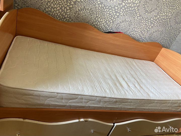 Детская кровать от 3 лет с матрасом бу