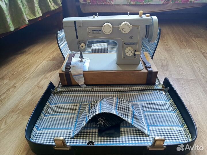 Швейная машина Подольск 142