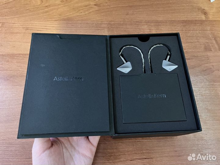 Наушники Astell&Kern AK zero1