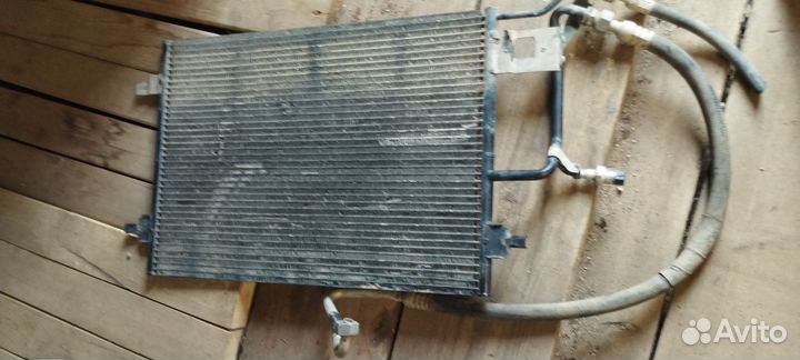 Радиатор кондиционера Volkswagen Passat 5