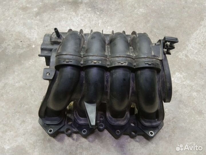 Коллектор впускной Пежо Партнер 1.6