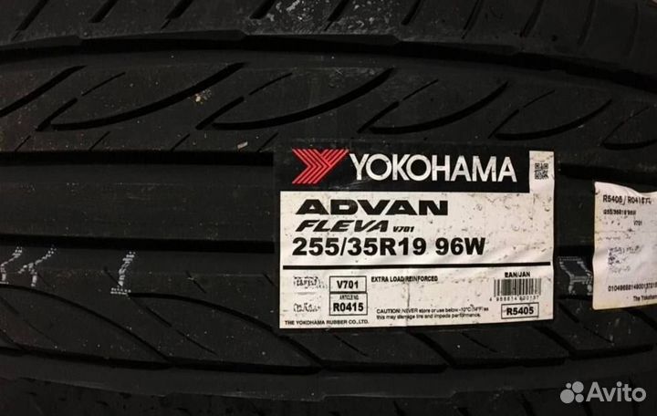 Yokohama Advan Fleva V701 235/40 R19 и 255/35 R19 96W