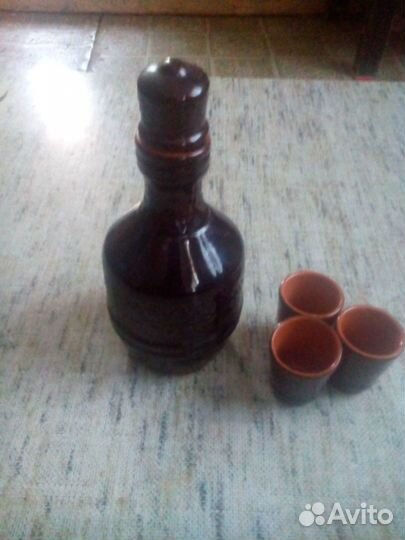 Графин и три рюмки, глина