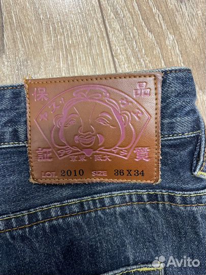 Джинсы Evisu