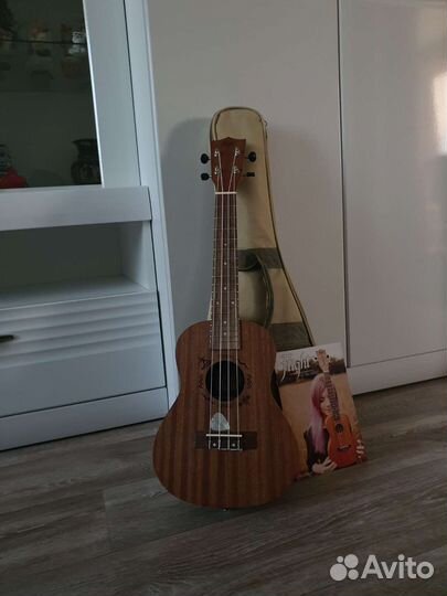 Укулеле flight nuc 310 + аксессуары