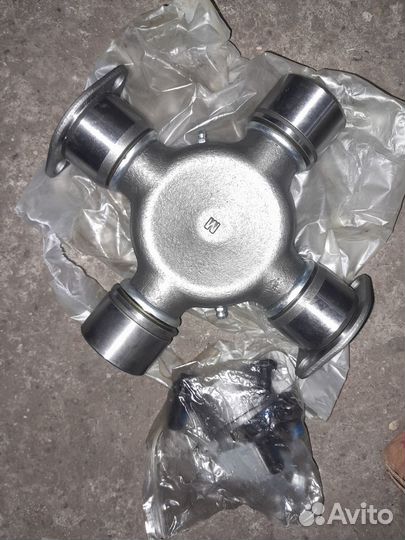 Крестовина кардана