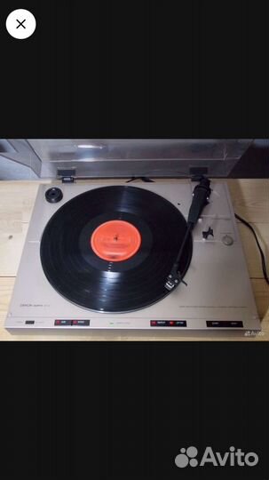Виниловый проигрыватель пластинок