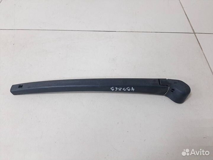 Поводок стеклоочистителя задний Skoda Rapid 2012-2