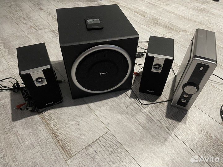 2 колонки и саббуфер